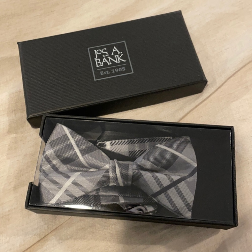 Jos A Bank Gray Bow tie